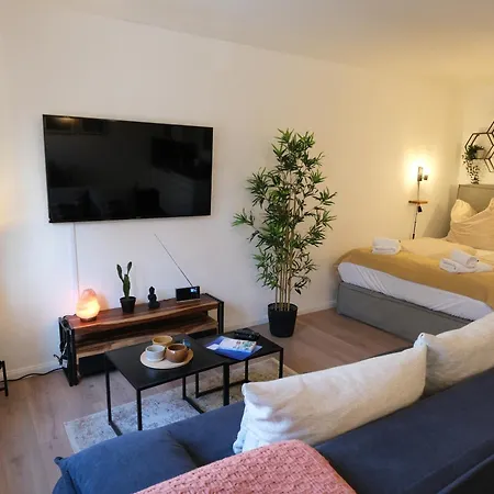 Cozy Jungle Fever - Modernes Apartment Mit Eigenem Parkplatz Magdeburg Exterior photo