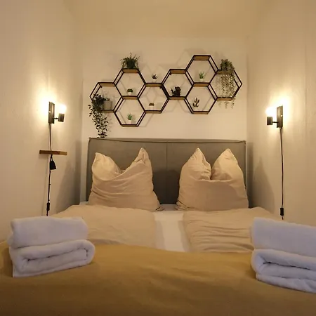 Cozy Jungle Fever - Modernes Apartment Mit Eigenem Parkplatz Magdeburg Exterior photo