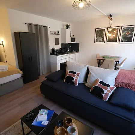 Cozy Jungle Fever - Modernes Apartment Mit Eigenem Parkplatz Magdeburg Exterior photo