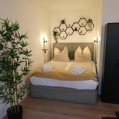 Cozy Jungle Fever - Modernes Apartment Mit Eigenem Parkplatz Magdeburg Exterior photo